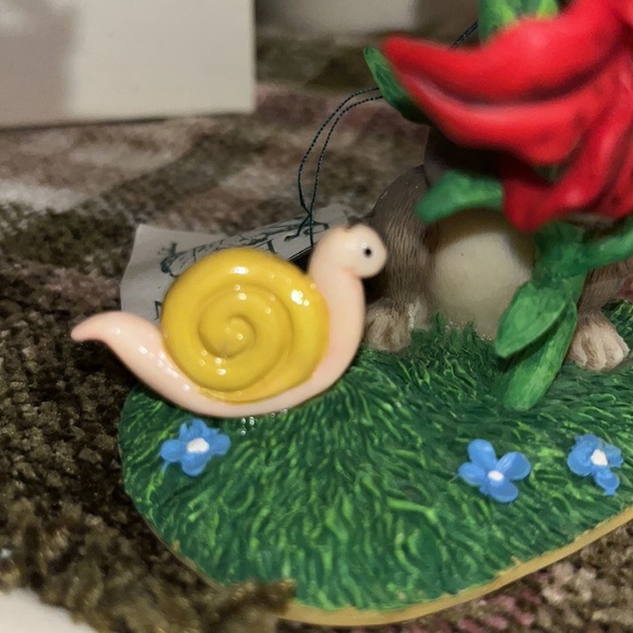 Fitz & Floyd Charming Tails “Peek A Boo In The Posies” Special Edition - 1998 - Picture 8 of 11